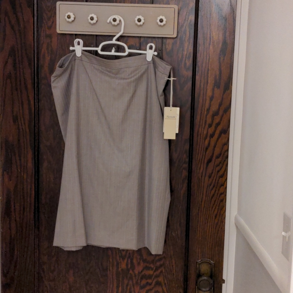 Faconnable italian 100% wool skirt (lined)